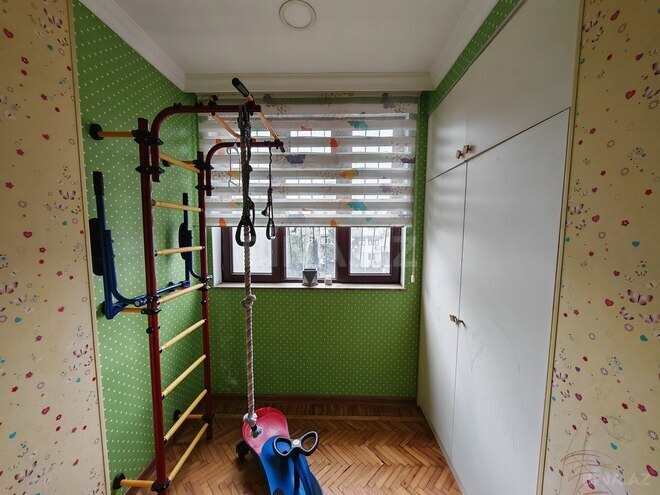 Satılır 4 otaqlı köhnə tikili 110 m², İnşaatçılar m., photo 9 from 18