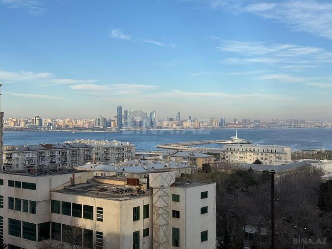 Satılır 4 otaqlı yeni tikili 185 m², Bayıl q., photo 1 from 12