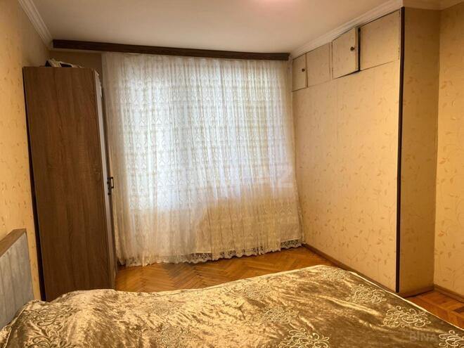 Satılır 3 otaqlı köhnə tikili 60 m², İnşaatçılar m., photo 17 from 18