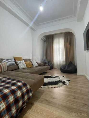 Продаётся 3-комн. вторичка 70 м², м. Низами, photo 3 from 21