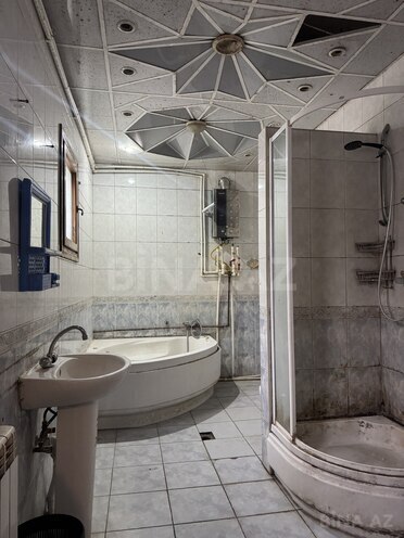 Satılır 5 otaqlı köhnə tikili 145 m², Sahil m., photo 13 from 14