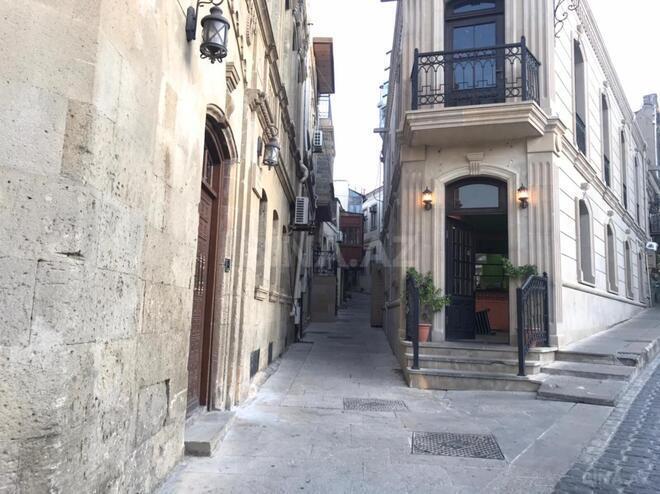 Продаётся 3-комн. вторичка 96 м², м. Ичеришехер, photo 3 from 13