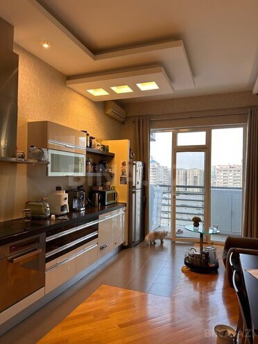 İcarəyə verilir 3 otaqlı yeni tikili 200 m², 28 May m., photo 3 from 10
