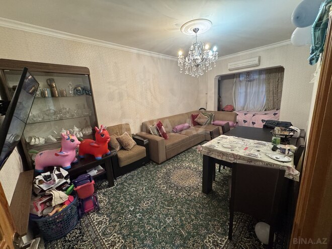 Продаётся 3-комн. вторичка 70 м², м. Ази Асланов, photo 4 from 16
