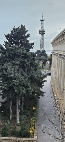 Satılır 3 otaqlı köhnə tikili 80 m², Sahil m., photo 30 from 32