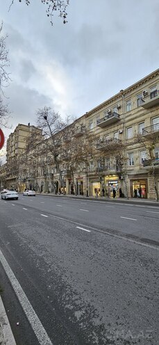 Satılır 3 otaqlı köhnə tikili 80 m², Sahil m., photo 31 from 32