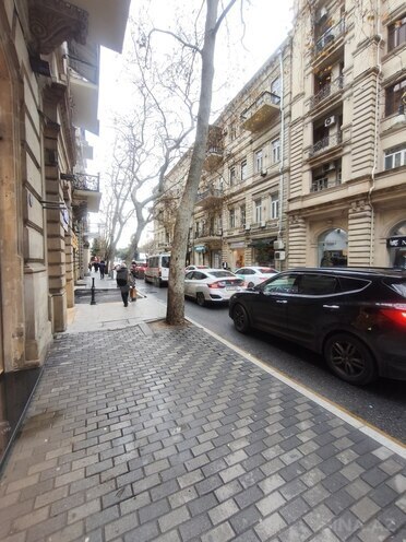 Satılır 2 otaqlı köhnə tikili 54 m², Sahil m., photo 4 from 21