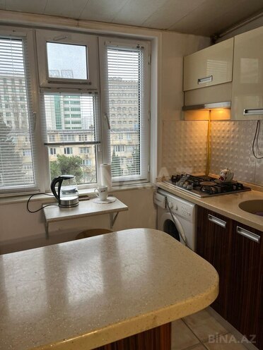 Satılır 2 otaqlı köhnə tikili 40 m², İnşaatçılar m., photo 11 from 21