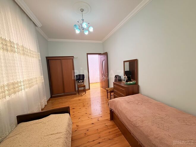 Satılır 5 otaqlı həyət evi/bağ evi 300 m², Novxanı q., photo 22 from 32