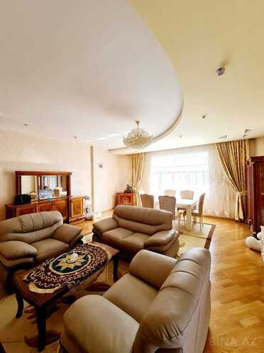 Сдаётся 3-комн. новостройка 140 м², м. Низами, photo 1 from 20