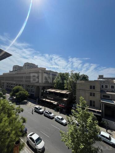 Satılır 6 otaqlı köhnə tikili 190 m², Elmlər Akademiyası m., photo 13 from 29