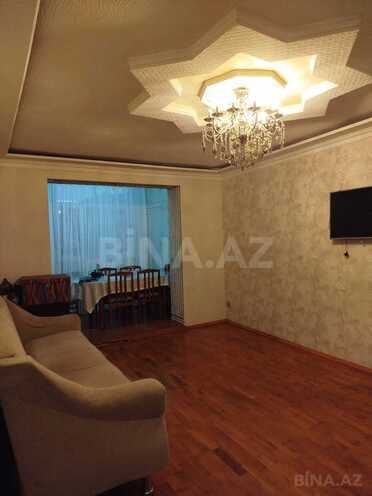 Продаётся 3-комн. вторичка 70 м², м. Элмляр Академиясы, photo 1 from 11