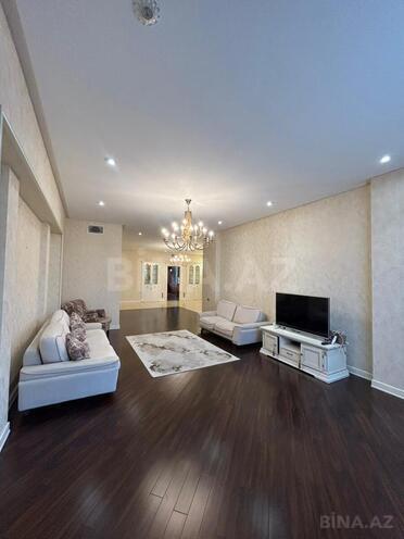 Продаётся 4-комн. новостройка 186 м², м. Низами, photo 1 from 17