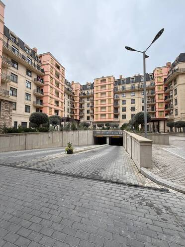 Satılır 4 otaqlı yeni tikili 195 m², Ağ şəhər q., photo 1 from 8