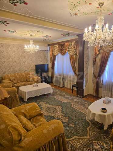 Satılır 4 otaqlı köhnə tikili 120 m², Bakıxanov q., photo 13 from 16