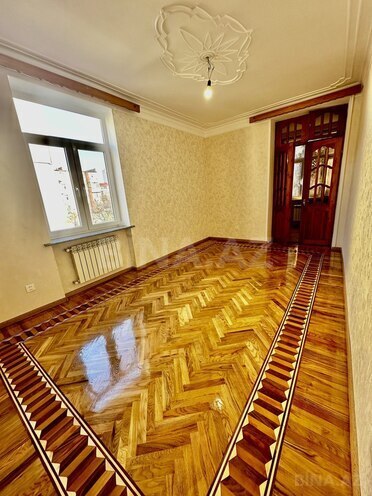 Продаётся 2-комн. вторичка 52 м², м. Кара Караев, photo 11 from 18