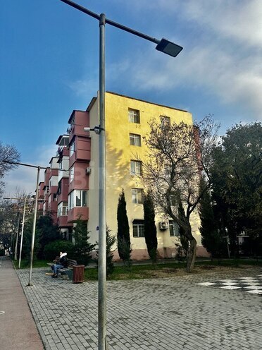Продаётся 2-комн. вторичка 52 м², м. Кара Караев, photo 3 from 18