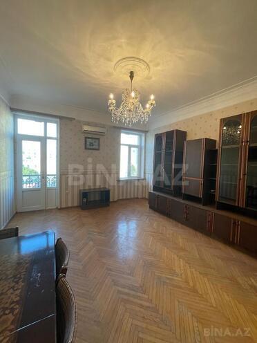 Продаётся 2-комн. вторичка 60 м², м. Низами, photo 10 from 25