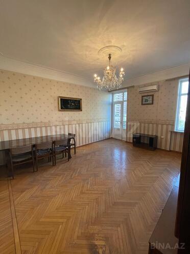 Продаётся 2-комн. вторичка 60 м², м. Низами, photo 11 from 25