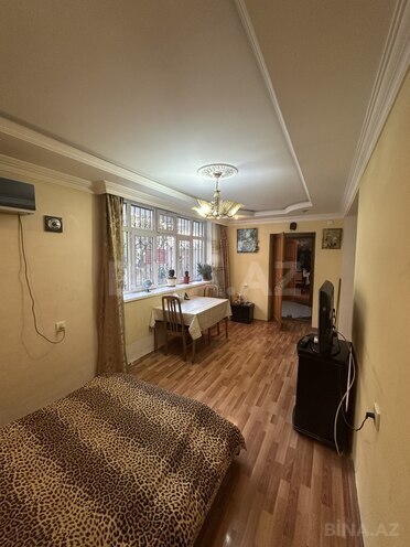 Satılır 6 otaqlı köhnə tikili 150 m², İnşaatçılar m., photo 8 from 19