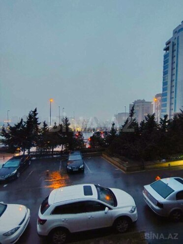 Продаётся 2-комн. вторичка 60 м², м. Ичеришехер, photo 4 from 15