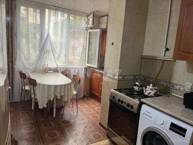 Satılır 3 otaqlı köhnə tikili 105 m², İnşaatçılar m., photo 3 from 9
