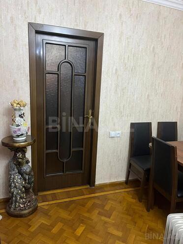 Satılır 3 otaqlı köhnə tikili 105 m², İnşaatçılar m., photo 6 from 9