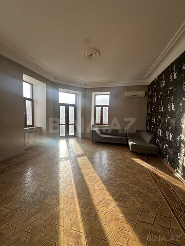 Satılır 6 otaqlı köhnə tikili 320 m², Sahil m., photo 14 from 17