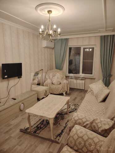 İcarəyə verilir 2 otaqlı köhnə tikili 62 m², İnşaatçılar m., photo 1 from 15