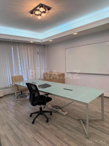 İcarəyə verilir 16 otaqlı ofis 564.3 m², İnşaatçılar m., photo 3 from 26