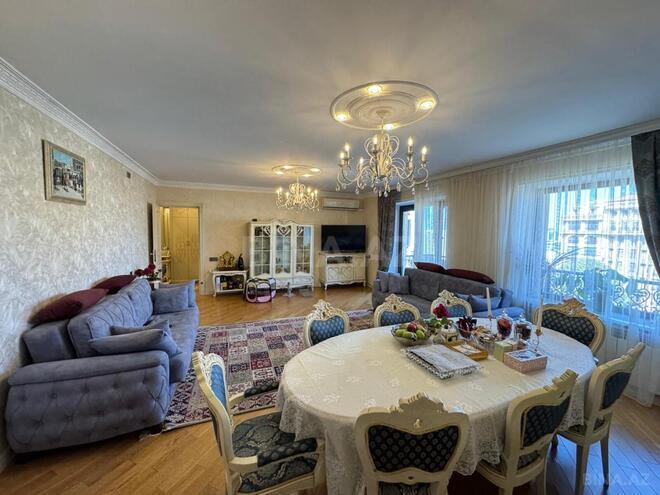 Продаётся 4-комн. вторичка 130 м², м. Ичеришехер, photo 3 from 21