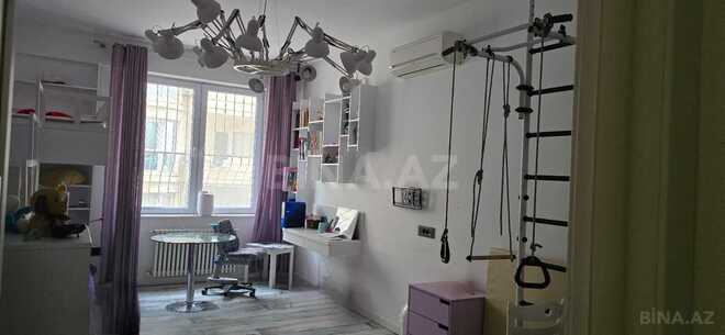 Сдаётся 3-комн. новостройка 140 м², м. 8 ноября, photo 18 from 20