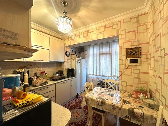 Satılır 4 otaqlı köhnə tikili 100 m², Xalqlar Dostluğu m., photo 14 from 28