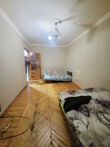 Продаётся 1-комн. вторичка 40 м², м. Нефтчиляр, photo 4 from 10