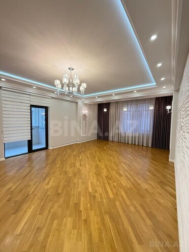 Satılır 3 otaqlı yeni tikili 155 m², 8-ci mikrorayon q., photo 1 from 23