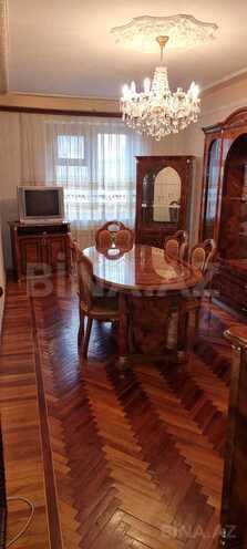 Satılır 5 otaqlı köhnə tikili 130 m², Əhmədli m., photo 1 from 29