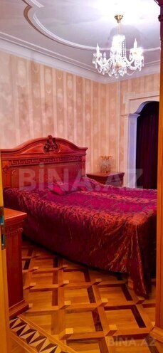 Satılır 5 otaqlı köhnə tikili 140 m², Azadlıq Prospekti m., photo 14 from 25