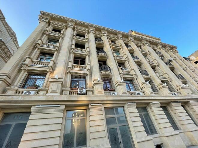 İcarəyə verilir 3 otaqlı yeni tikili 150 m², Bayıl q., photo 1 from 19