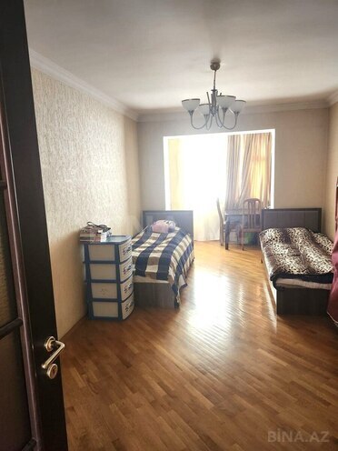 Продаётся 3-комн. вторичка 80 м², м. 28 мая, photo 3 from 10