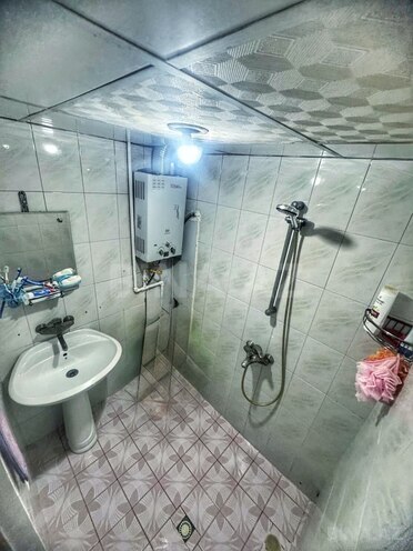 Продаётся 3-комн. вторичка 60 м², м. Нефтчиляр, photo 5 from 10