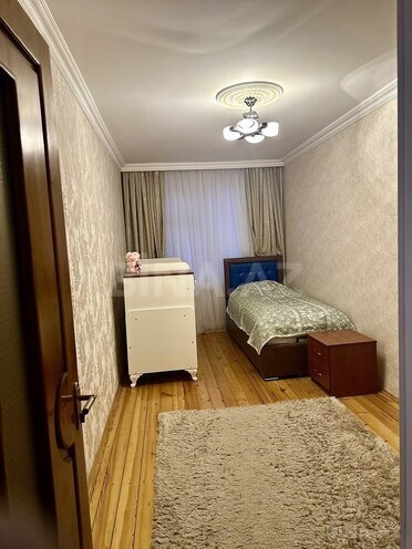 Satılır 3 otaqlı köhnə tikili 70 m², Qara Qarayev m., photo 8 from 12