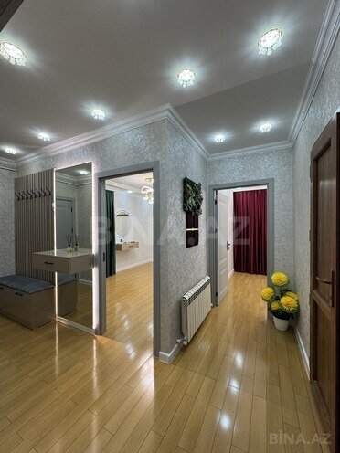 Satılır 3 otaqlı köhnə tikili 65 m², Xalqlar Dostluğu m., photo 1 from 17