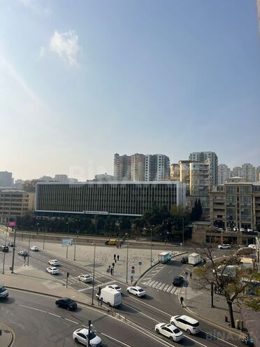 Продаётся 3-комн. вторичка 100 м², м. Низами, photo 3 from 12