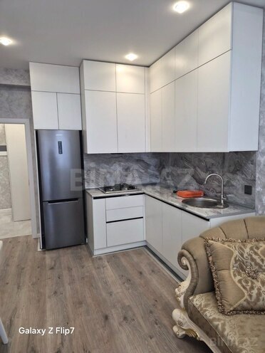 Сдаётся 3-комн. новостройка 70 м², м. Нефтчиляр, photo 3 from 16