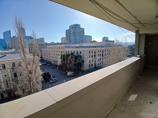 Продаётся 3-комн. вторичка 75 м², м. 28 мая, photo 1 from 16