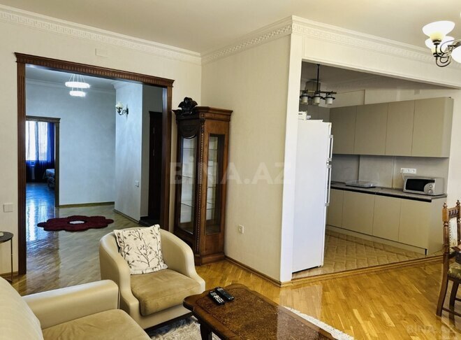 Сдаётся 3-комн. новостройка 135 м², м. Нариман Нариманов, photo 3 from 13
