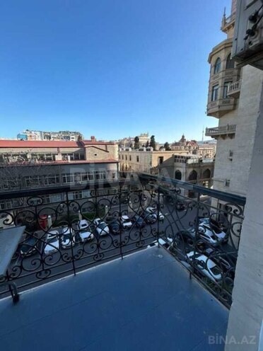 Satılır 3 otaqlı köhnə tikili 75 m², Sahil m., photo 17 from 18