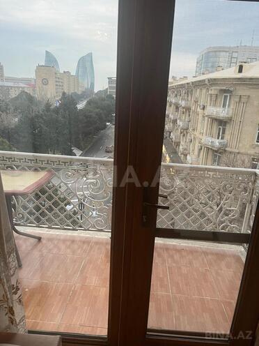 Продаётся 2-комн. вторичка 60 м², м. Элмляр Академиясы, photo 8 from 14