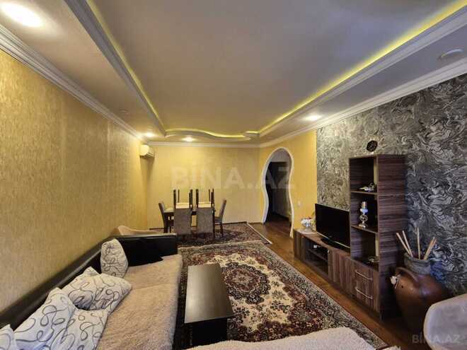 Продаётся 3-комн. вторичка 70 м², м. Иншаатчылар, photo 3 from 12
