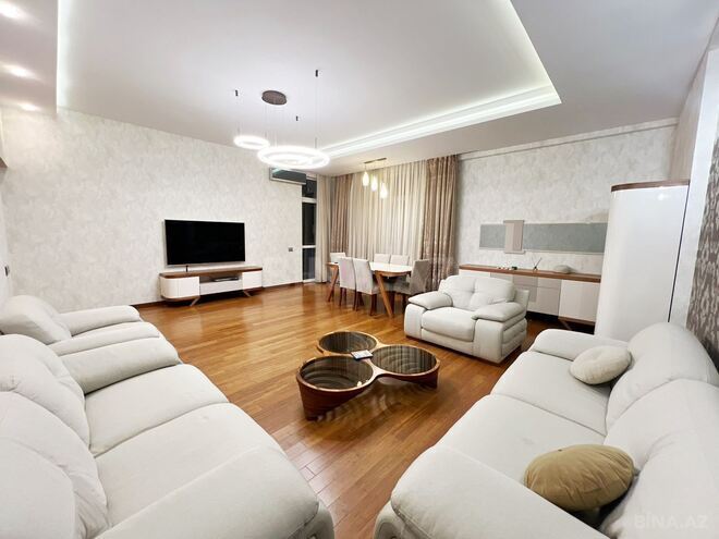 Сдаётся 3-комн. новостройка 150 м², м. 8 ноября, photo 1 from 27